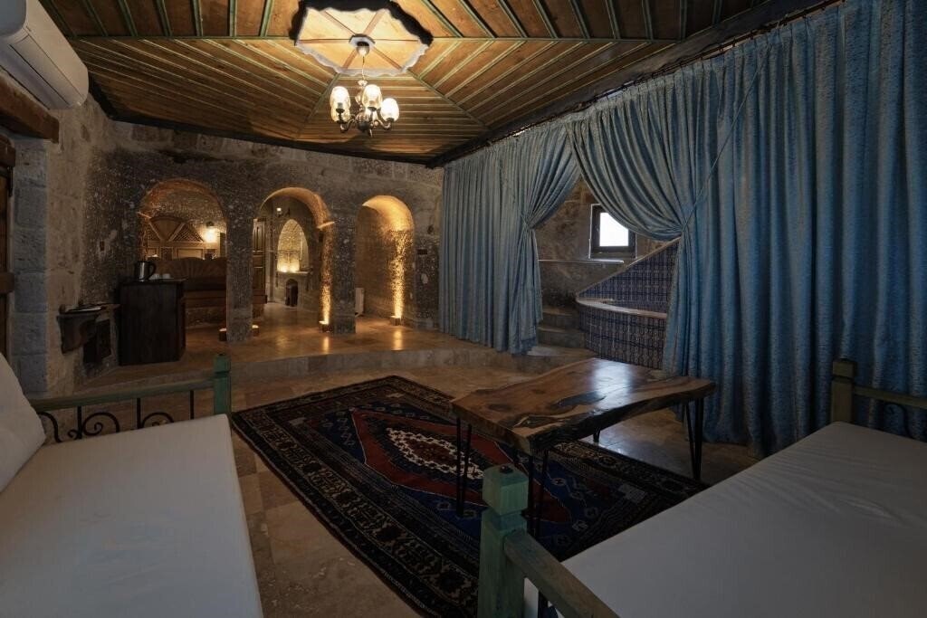 Grand Cave Suites 2* фотосуреті