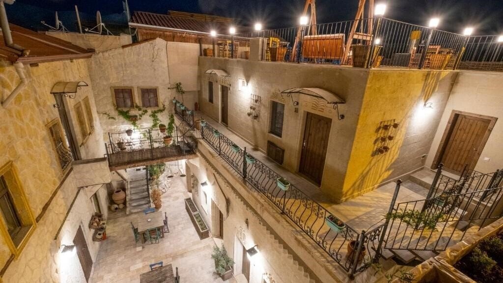 Изображение In Stone House 3*