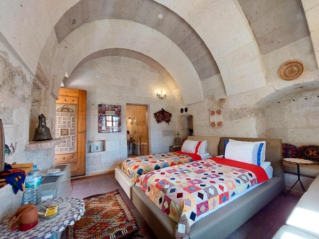 Pigeon Hotel 3* суреті