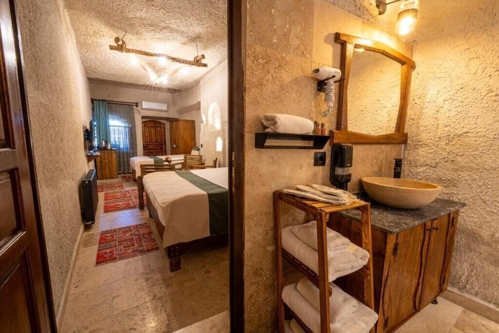 Фотография Sunset Cave Hotel (ex. Mysterious Cave Suites) 2*