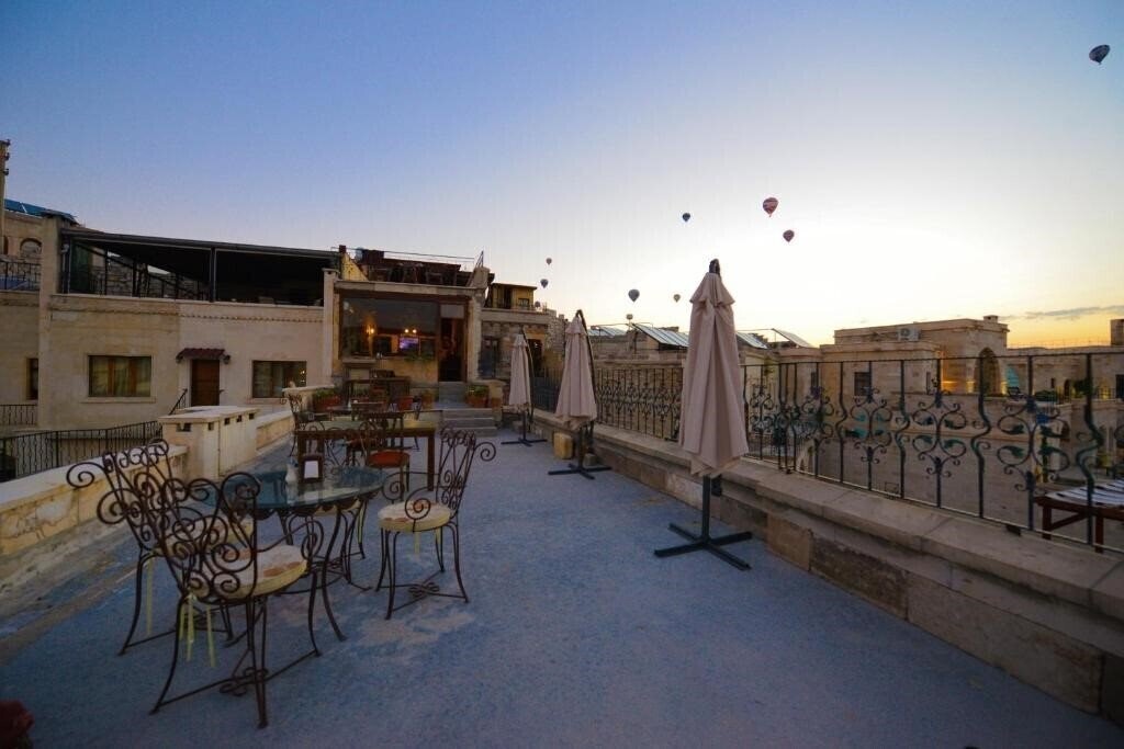 Vineyard Cave Hotel 3* суреті