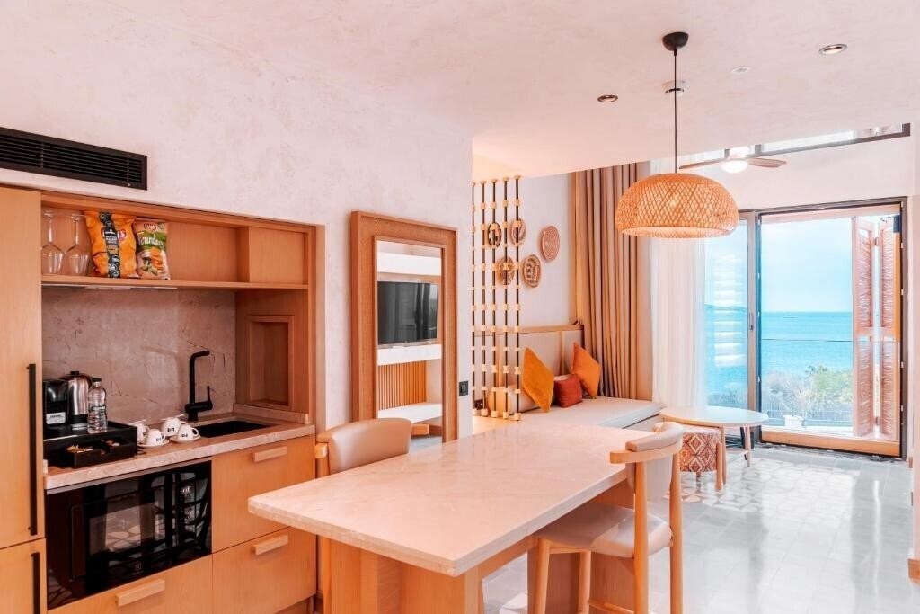 Фото Mekvin Suites & Villas 3*