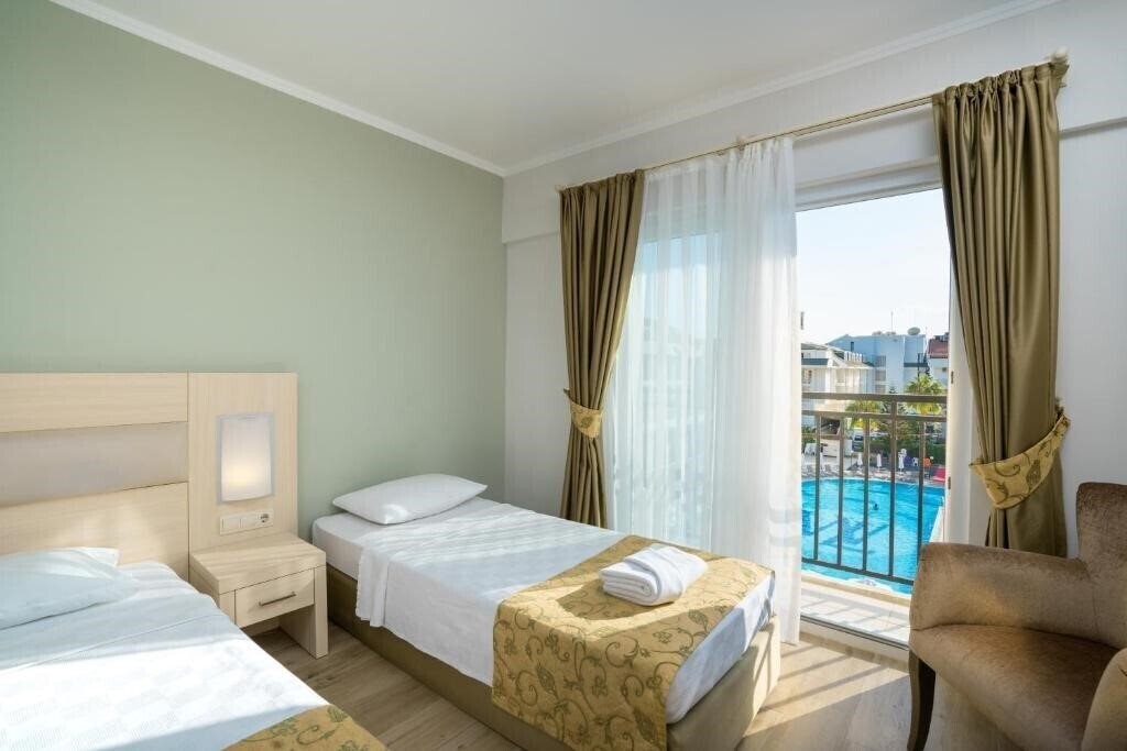 Фото White Lilyum  Hotel 5*