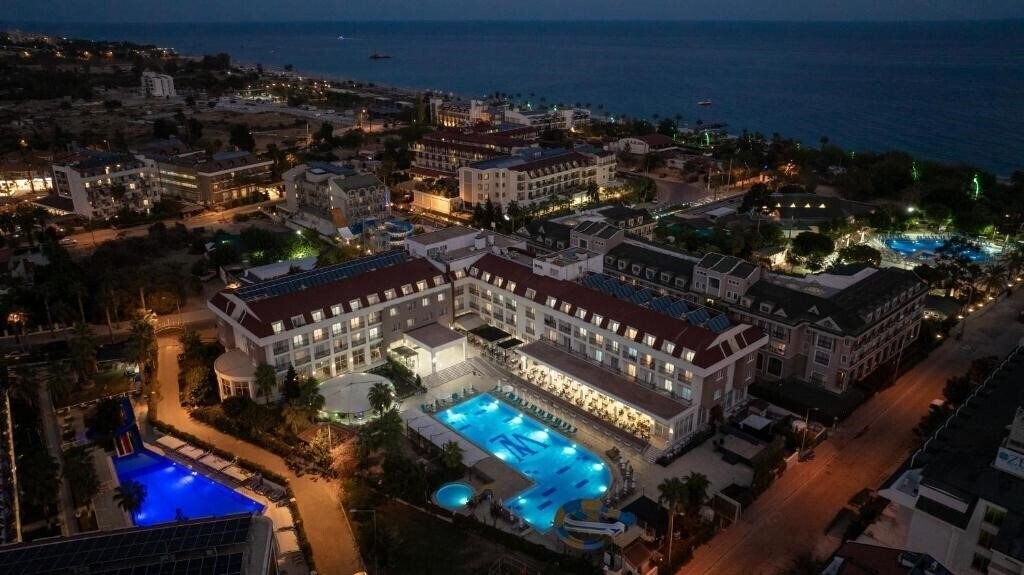 White Lilyum  Hotel 5* суреті