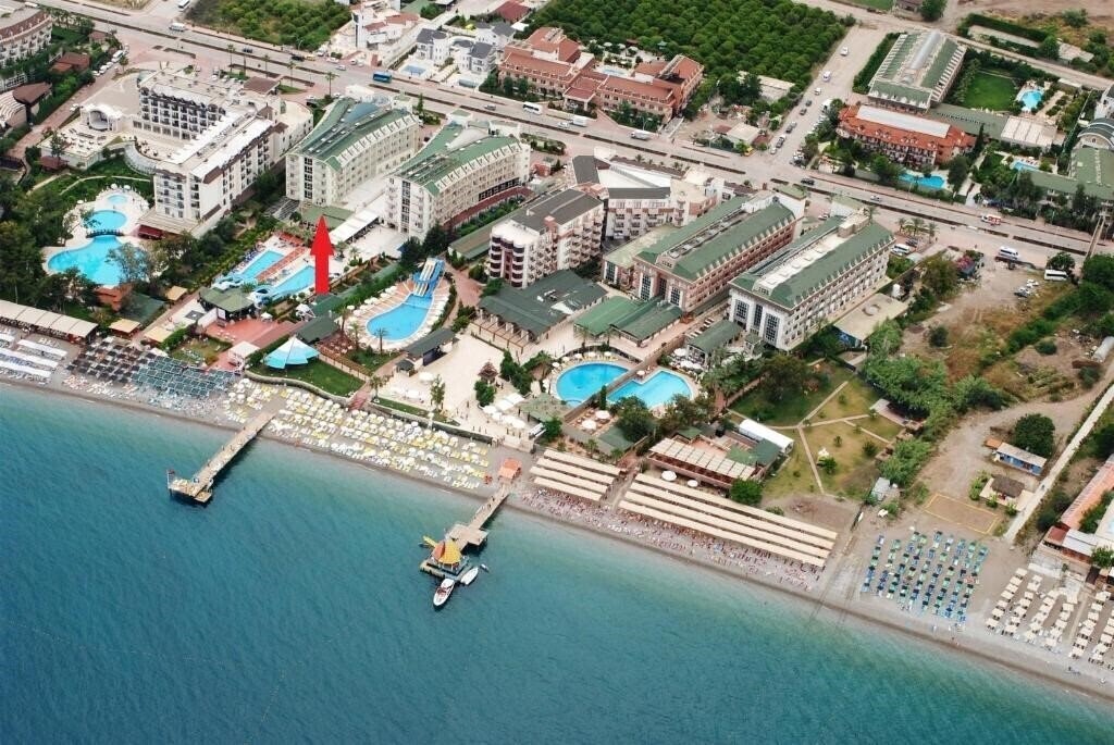 Отель Lims Bona Dea Beach 4*