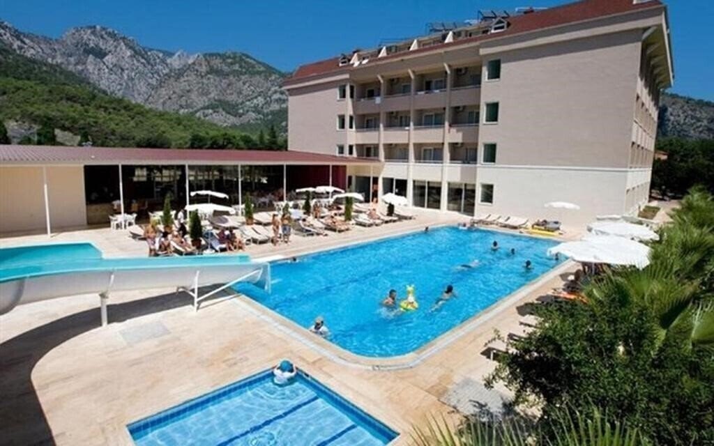 Фотография Castle Park Hotel 3*