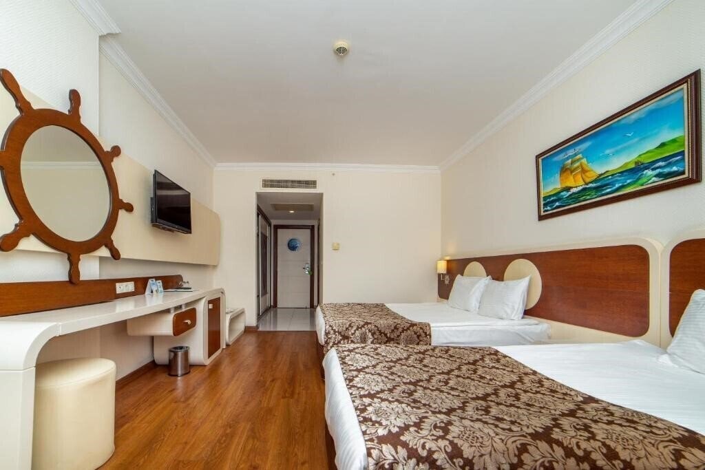 Изображение Transatlantik Hotel & Spa (ex. Queen Elizabet) 5*