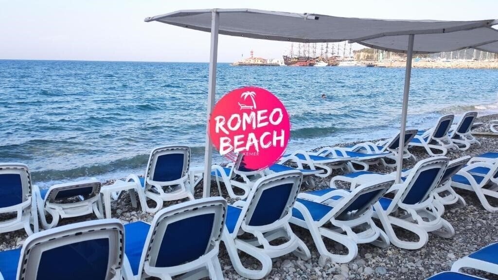 Romeo Beach Hotel 3* қонақ үйі