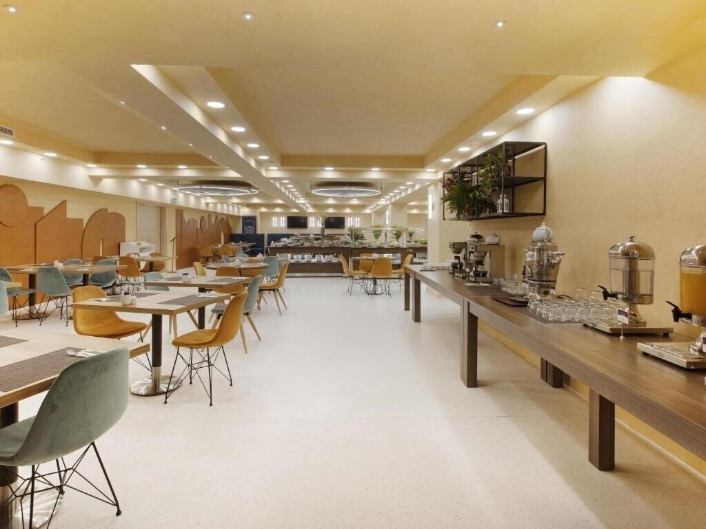 Фотография Blue Regency Hotel 1*