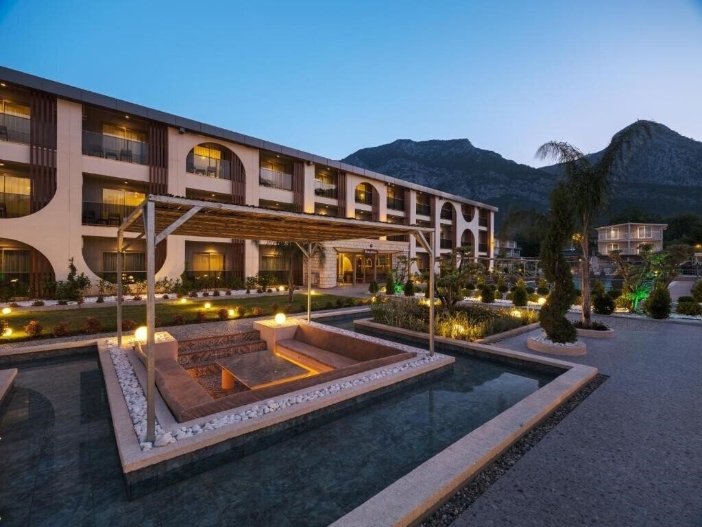 Отель Monk Resort Hotel 3*