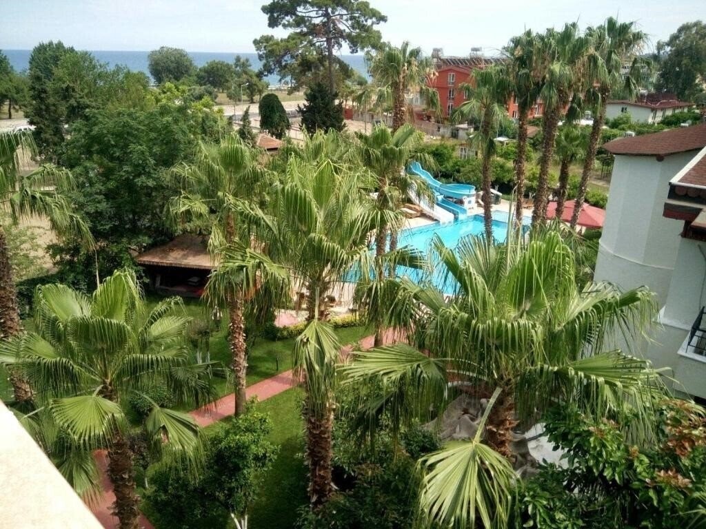 Belpoint Beach Hotel 4* қонақ үйі