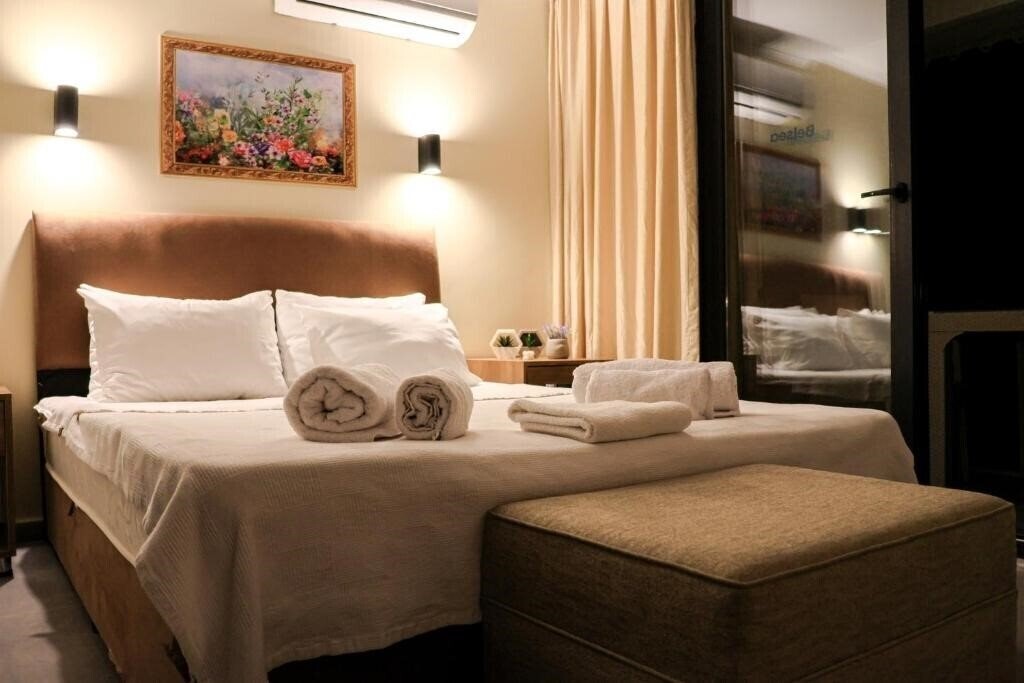 Отель Belsea Hotel 3*