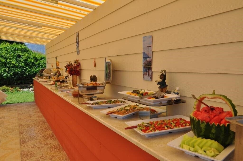 Mom's Hotel 3* суреті