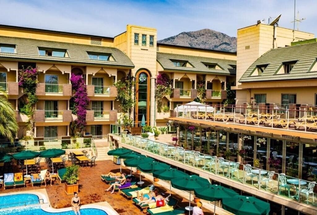 Отель City Hotel Ambassador 3*