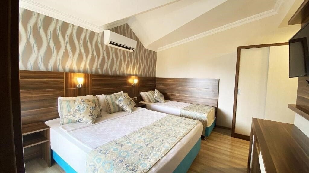 Emily Rose Hotel 4* суреті