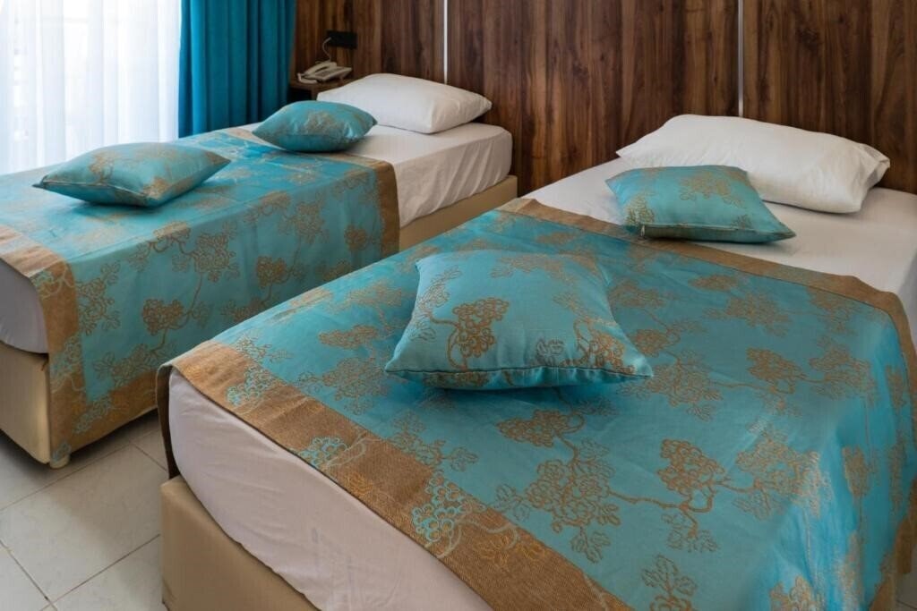 Elijah Hotel 3* суреті