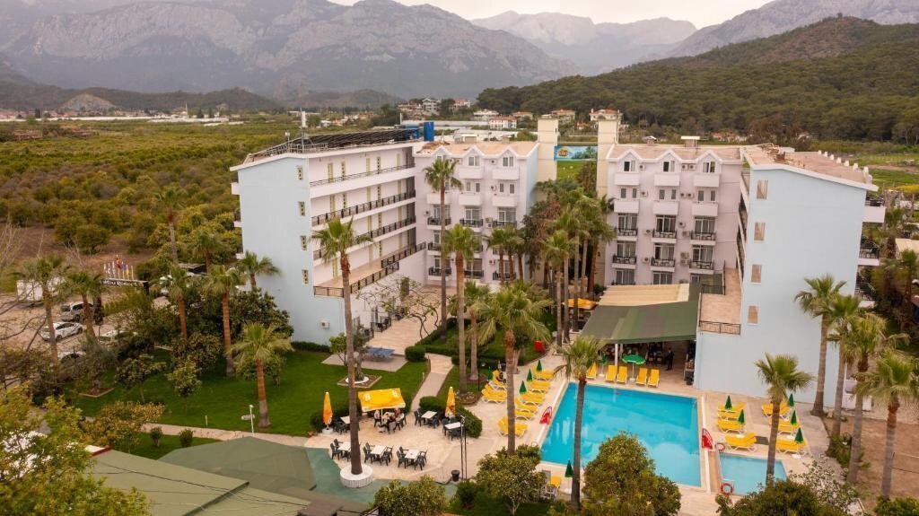 Отель Malibu Garden Hotel (ex. Malibu Resort Hotel) 3*