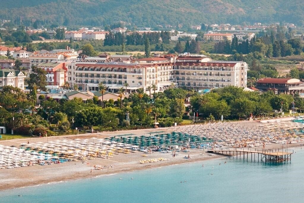 Отель L'Oceanica Beach Resort 5*
