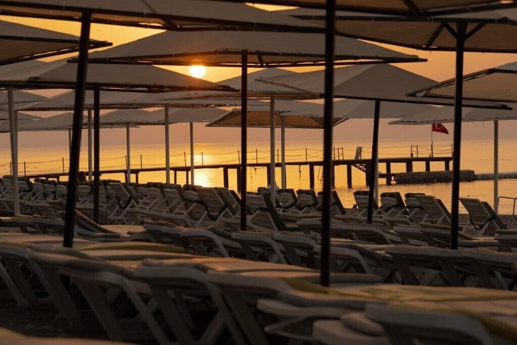 Изображение L'Oceanica Beach Resort 5*