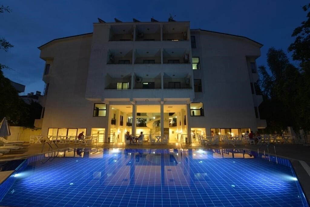 Отель Kaftans City Hotel by RRH&R 3*