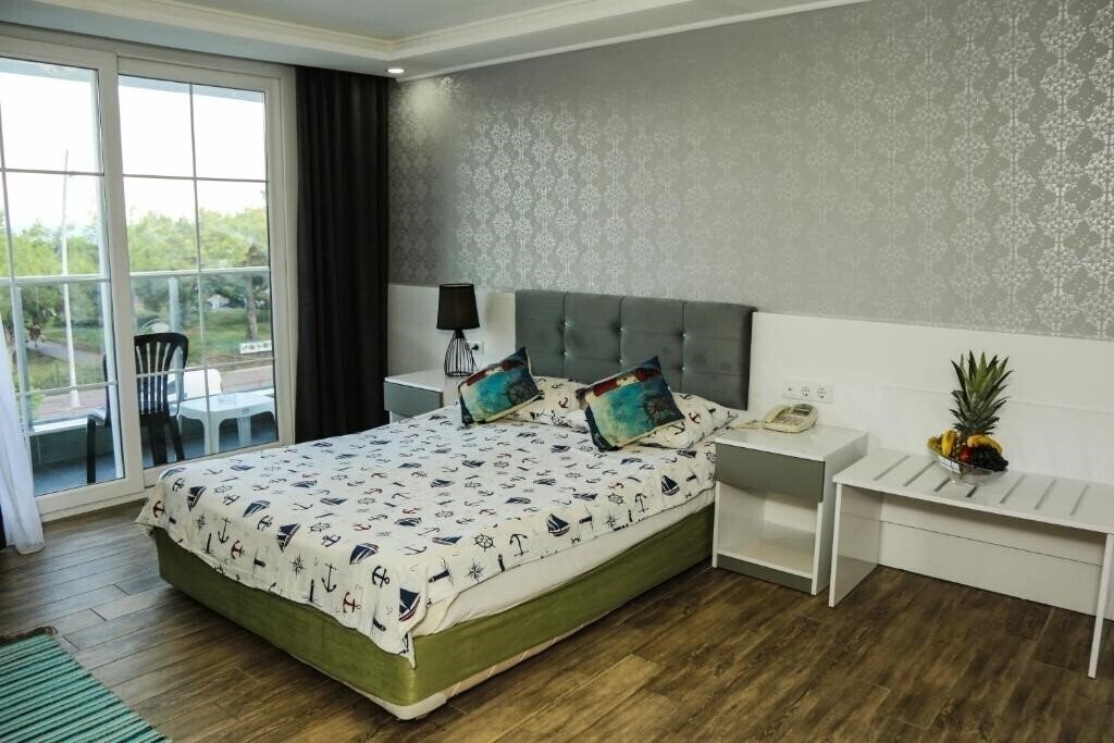 Фото More Hotel 3*