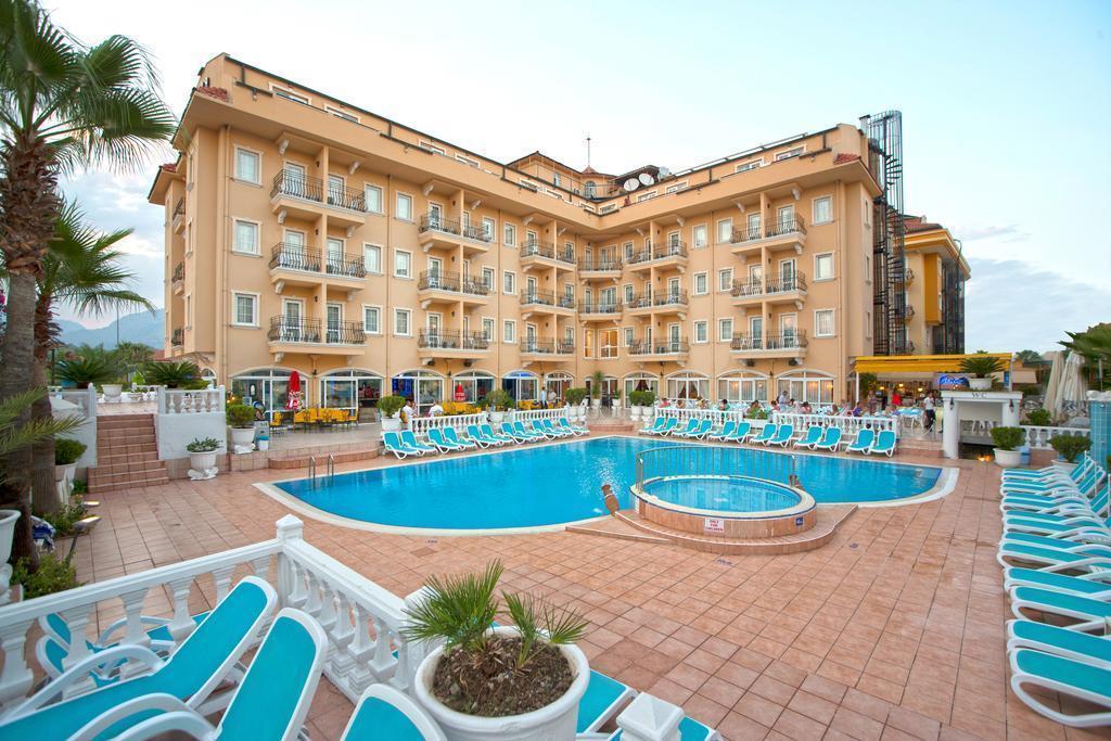 Отель Sinatra 4*