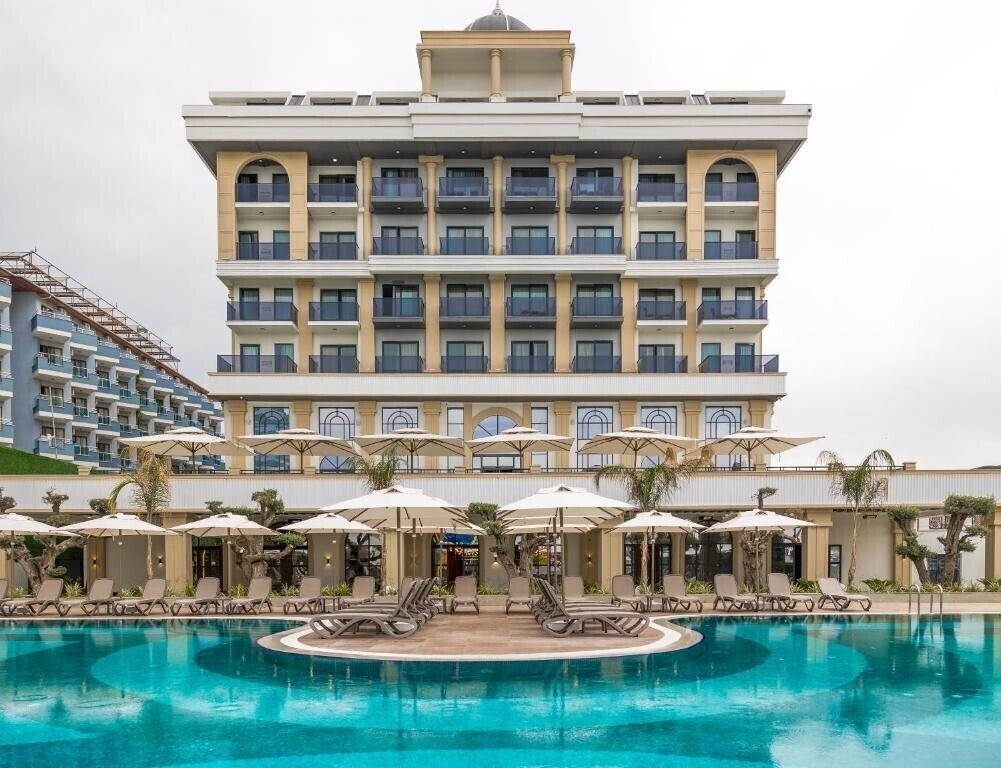 Serenity Queen Hotel 5* қонақ үйі
