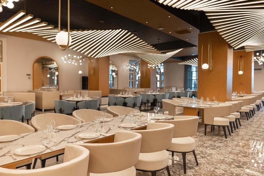Serenity Queen Hotel 5* фотосуреті