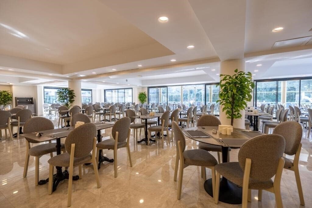 Картинка Proxima Hotel (ex. Proxima Hotel Kusadasi, La Santa Maria Hotel, Sole Hotel Santa Maria, Luana Hotel Santa Maria, Vera Hotel Santa Maria) 4*