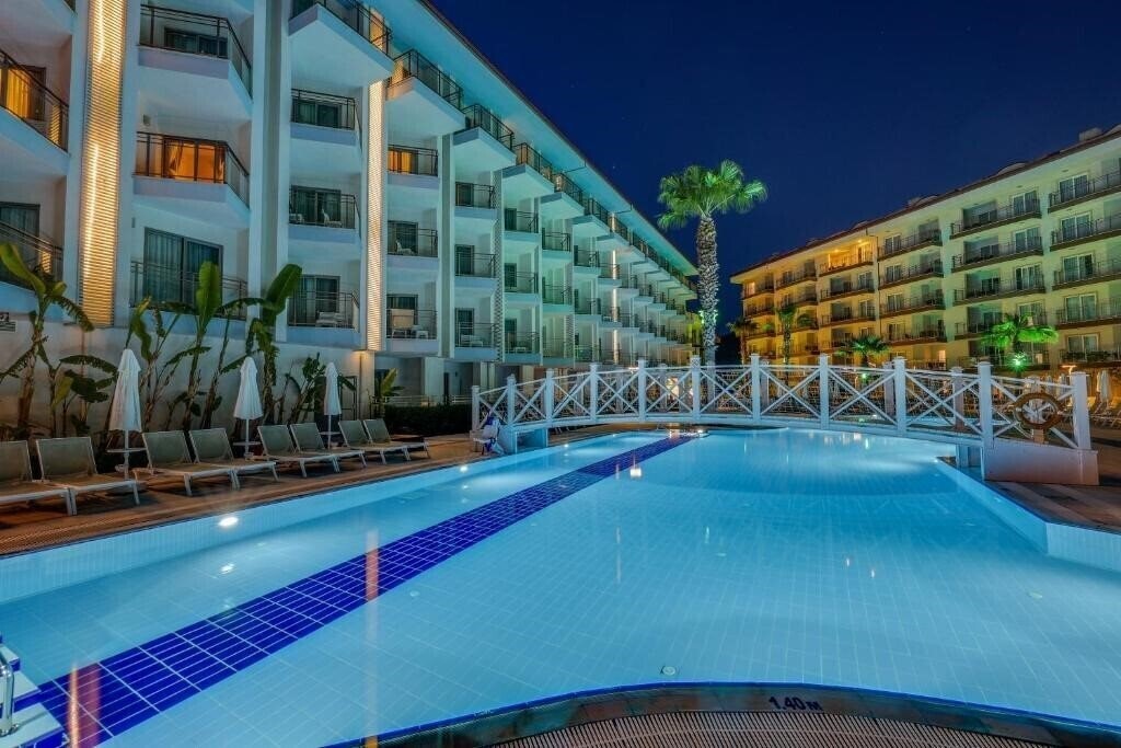 Фотография Ramada Hotel & Suites Kusadasi 5*