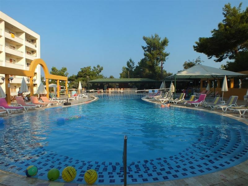 Фото Tuntas Family Suites Kusadasi 4*