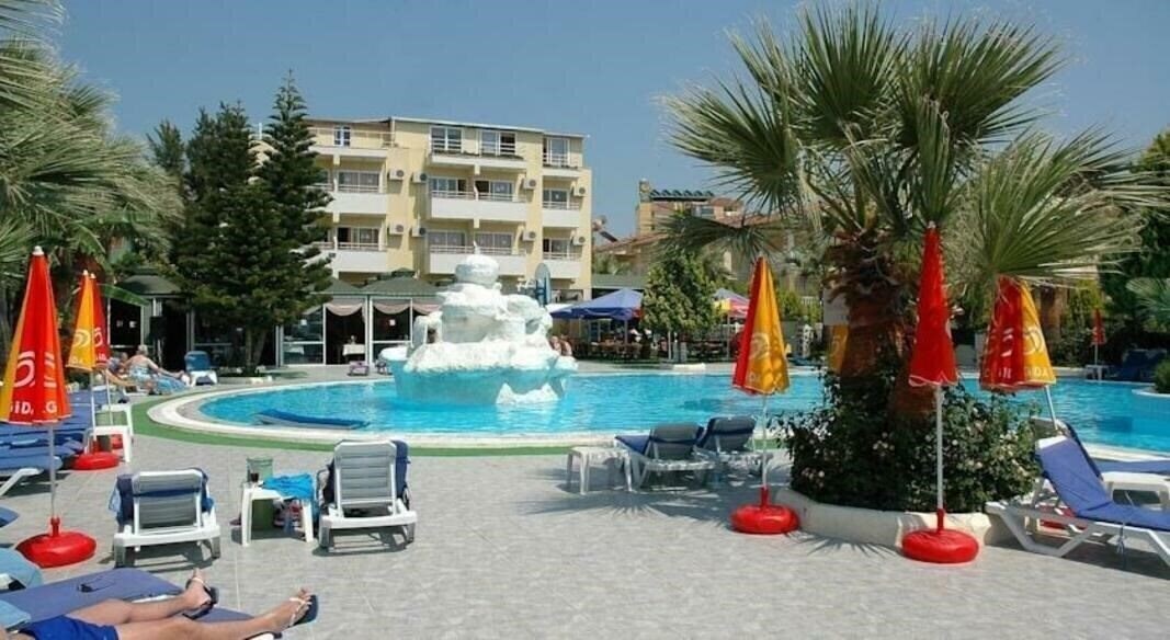 Отель Tropicana Garden Hotel 3*