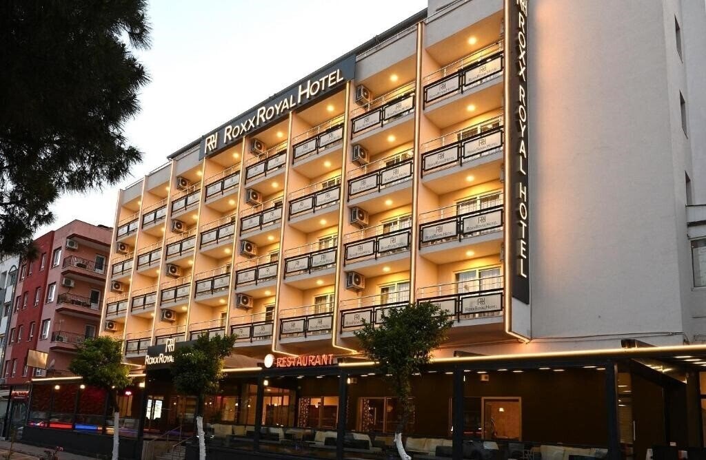 Отель Roxx Royal Hotel 3*