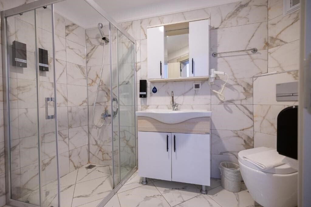 Фотография Rest & More by Dedeman (ex. Queen Marin Hotel, Grand Hotel Kurdoglu) 4*