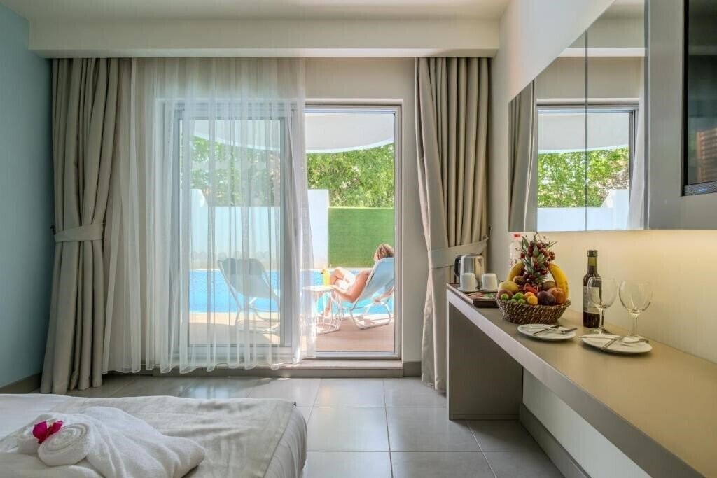 Club Mersin Beach 4* қонақ үйі