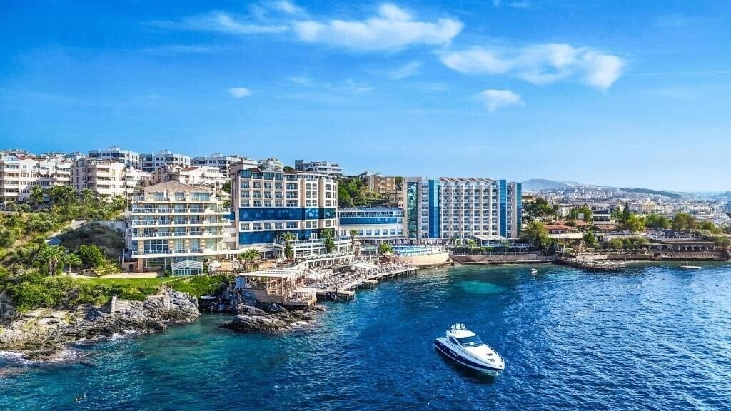 Отель Charisma De Luxe Hotel 5*