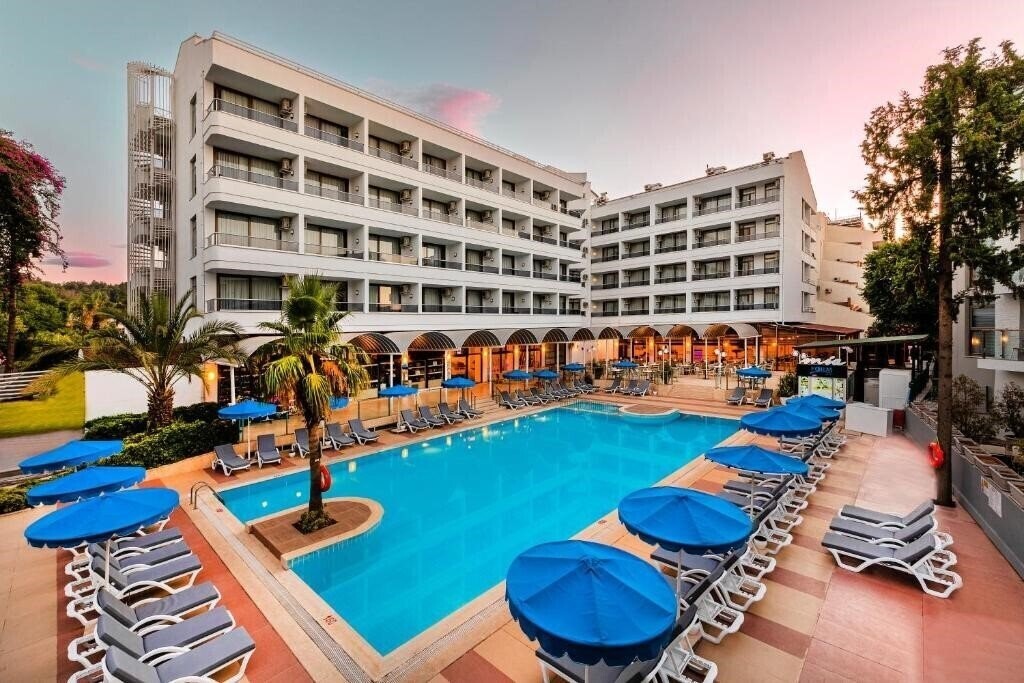 Отель Hotel Kayamaris 4*