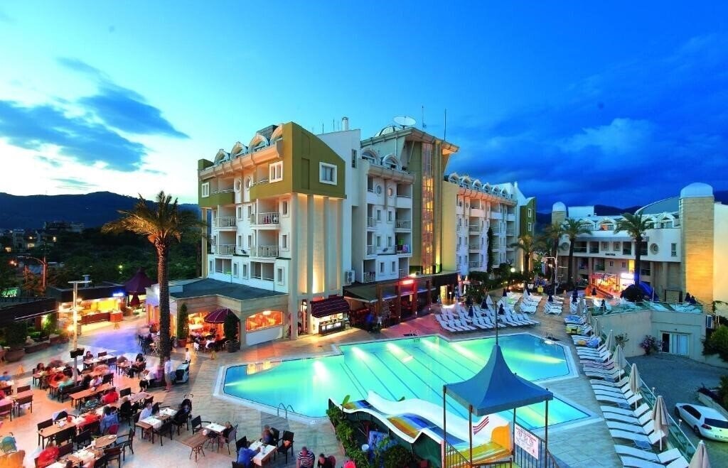 Grand Cettia Hotel 5* қонақ үйі