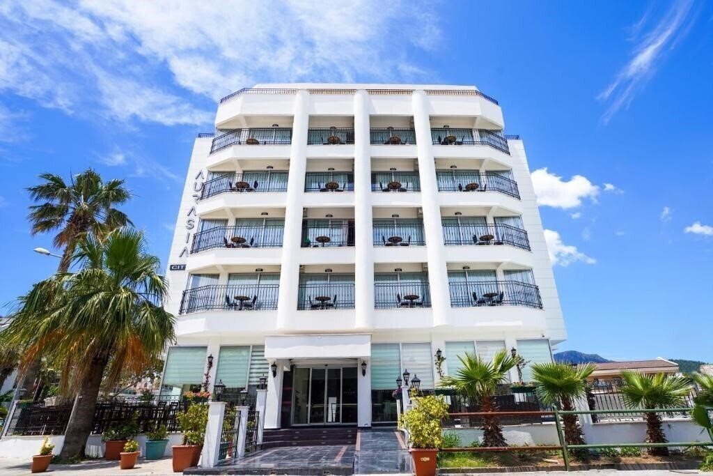 Отель Aurasia Sea Side Hotel 3*