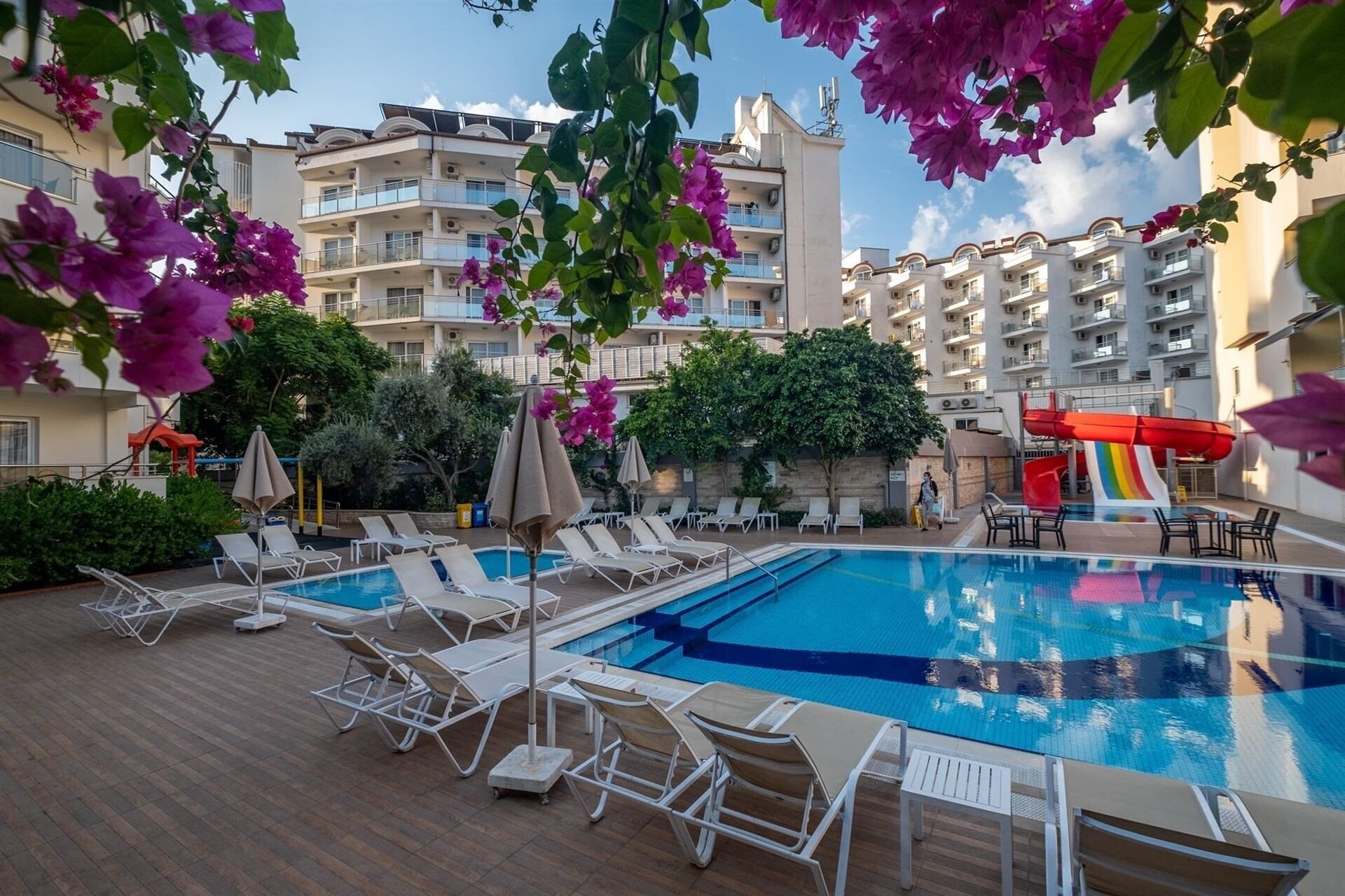 Prestige Garden Hotel 4* суреті