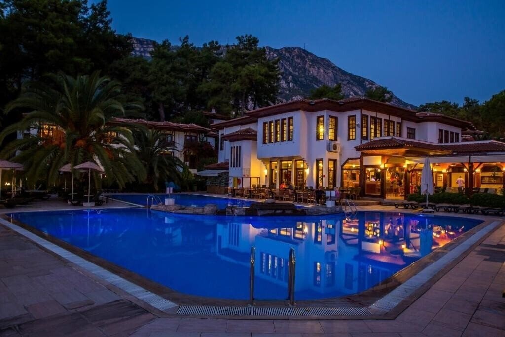 Фото Yucelen Hotel Akyaka 4*