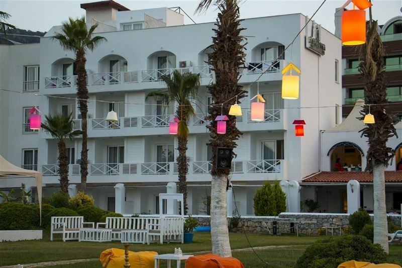 Casa Blanca Beach Hotel 3* фотосуреті