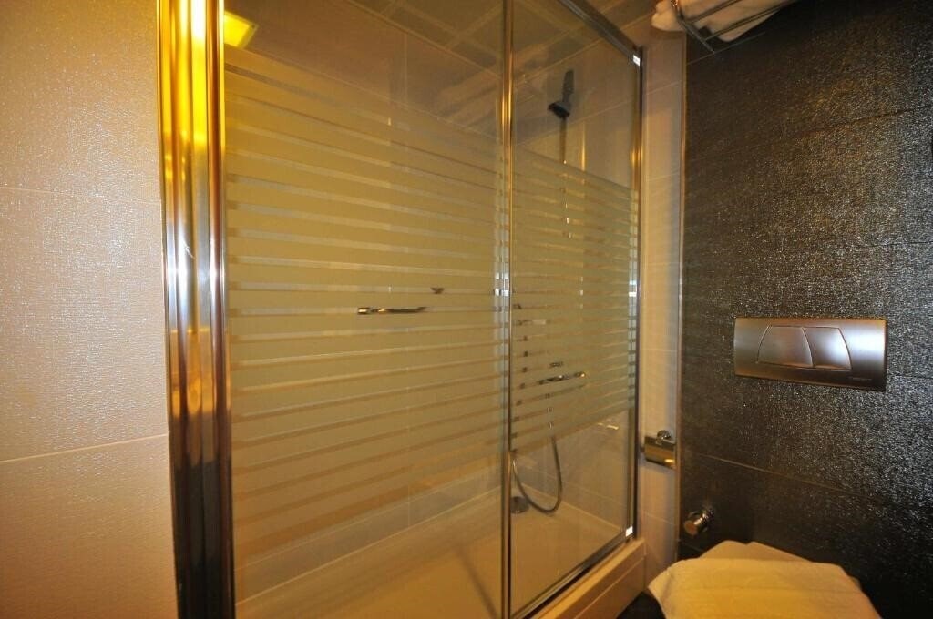 Фотография Golden Rock Beach Hotel 5*