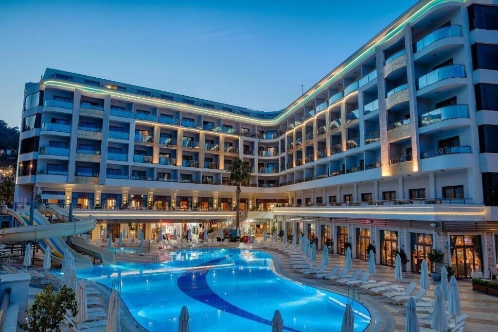 Изображение Golden Rock Beach Hotel 5*