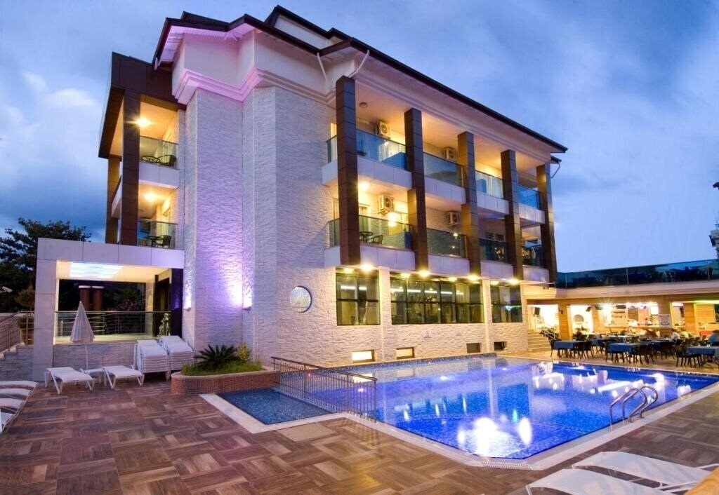 Supreme 4* суреті