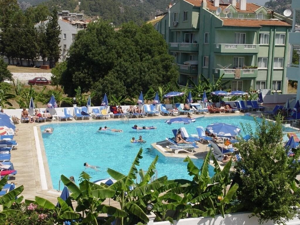 Отель Candan Apart 4*