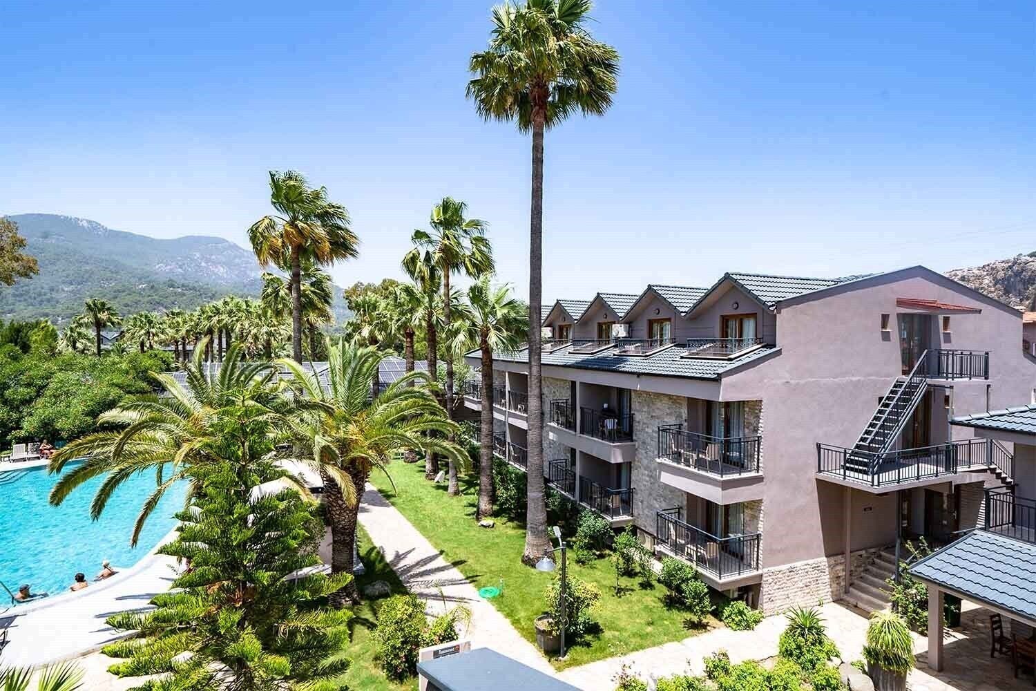 Отель Holiday Calbis 3*