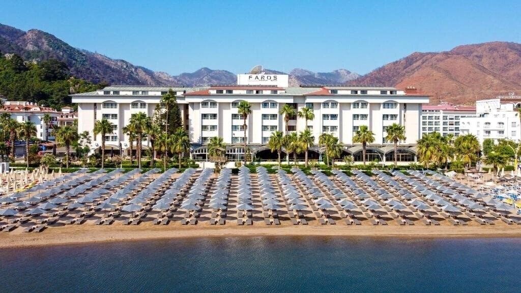 Отель Faros Premium Beach 5*