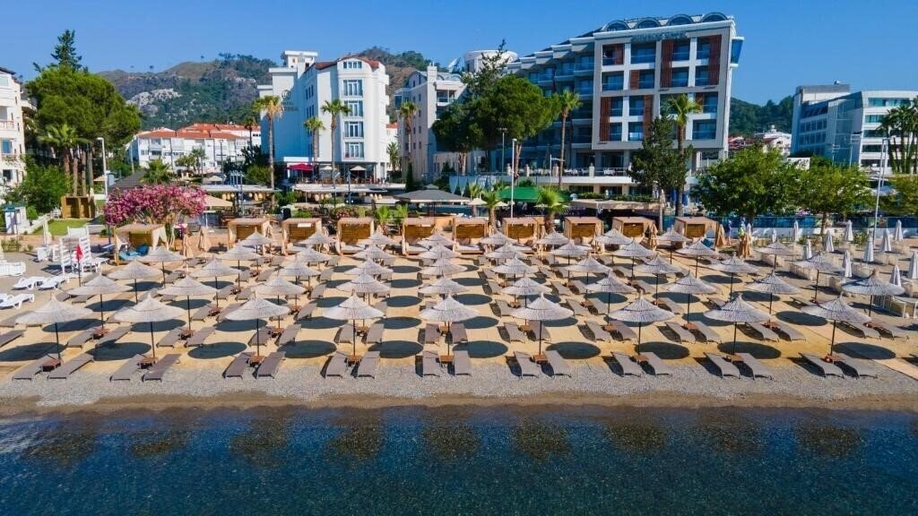 Отель Hotel Caprea 3*
