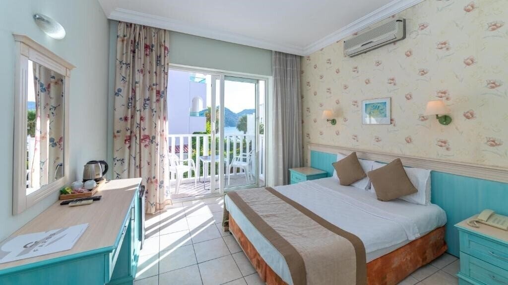 Contess By Faros 3* фотосуреті